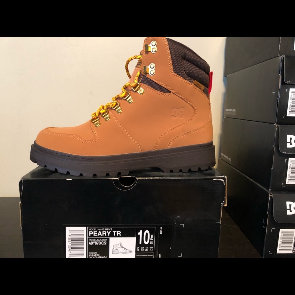 DC Peary Men’s Size 10 New in Box